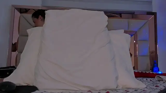 Snapshot of violetta-brown1 chatting on January 2025 04:36:02 AM violetta-brown1 online show from January 2025 04:36:02 AM