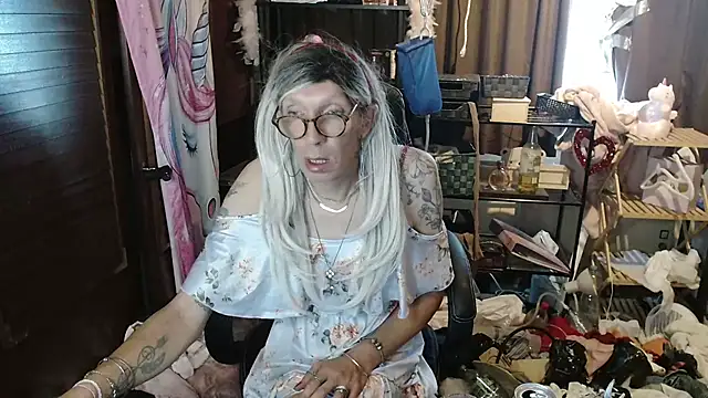 Ombeline1 online show from September 2025 05:24:01 PM