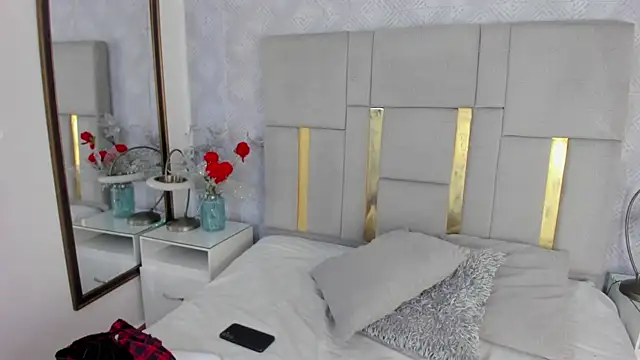 Camilaa Sanchez  online show from November 2025 12:16:02 PM