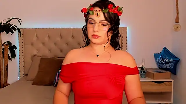 Lia Hurley online show from February 2025 05:03:02 PM