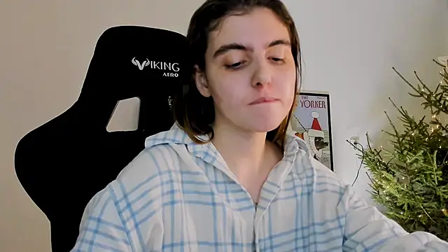 emmamurrr online show from December 2024 07:32:01 PM