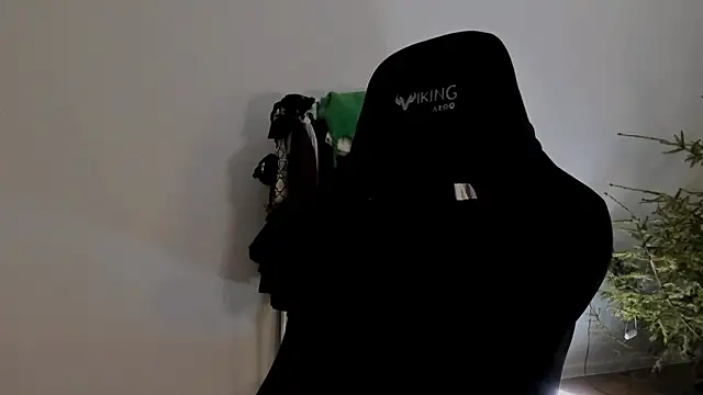 emmamurrr online show from January 2025 07:34:02 PM