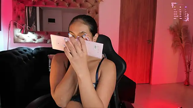 AmelyaMann online show from April 2026 02:00:02 PM