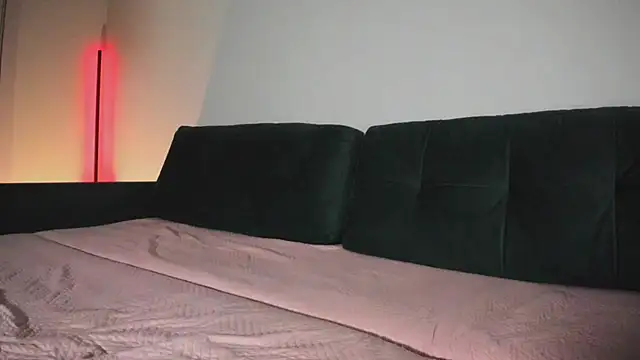 Midnight Mi online show from February 2025 03:27:02 PM