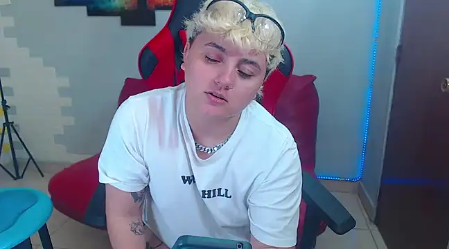 isabeautyx19 online show from January 2025 08:10:02 PM