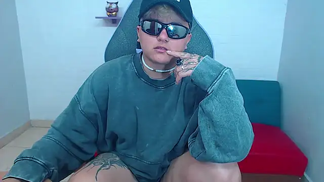 isabeautyx19 online show from February 2025 05:21:01 AM