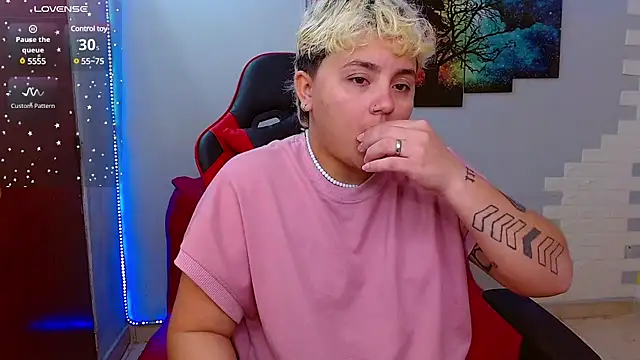 isabeautyx19 online show from February 2025 01:43:02 PM