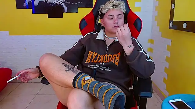 isabeautyx19 online show from March 2025 07:42:02 AM