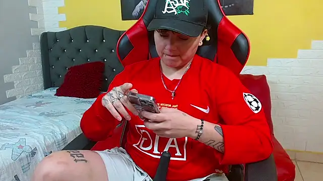 isabeautyx19 online show from February 2026 01:00:02 AM