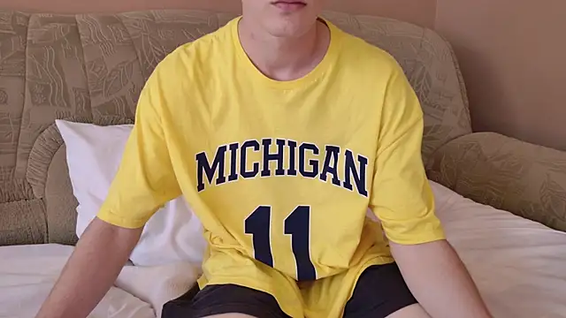 callmenineoneseven online show from September 2025 09:31:01 AM