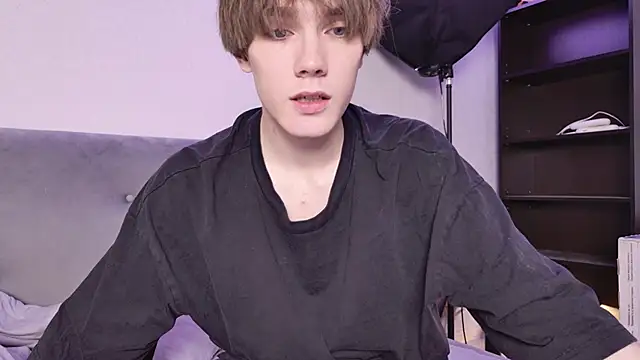 callmenineoneseven online show from October 2025 09:32:01 AM