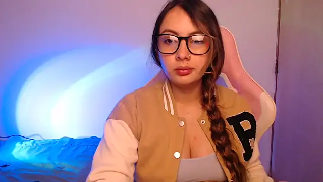 lalawhitte online show from November 2025 02:08:02 PM