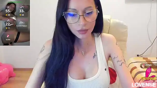 kissnicol32 online show from April 2026 04:48:01 PM