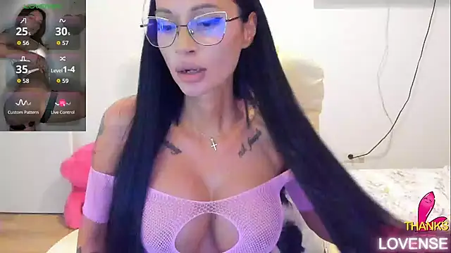 Snapshot of kissnicol32 chatting on July 2026 03:26:02 PM kissnicol32 online show from July 2026 03:26:02 PM