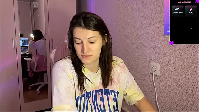 Snapshot of Katrin__kiss chatting on February 2025 05:22:01 PM Katrin kiss online show from February 2025 05:22:01 PM