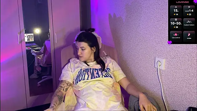 Snapshot of Katrin__kiss chatting on February 2025 08:10:02 PM Katrin kiss online show from February 2025 08:10:02 PM