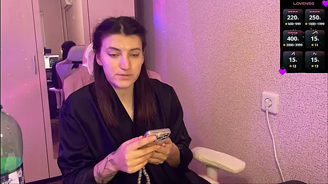 Snapshot of Katrin__kiss chatting on February 2025 06:33:01 PM Katrin kiss online show from February 2025 06:33:01 PM