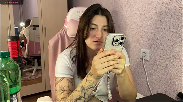 Snapshot of Katrin__kiss chatting on February 2025 07:02:02 PM Katrin kiss online show from February 2025 07:02:02 PM