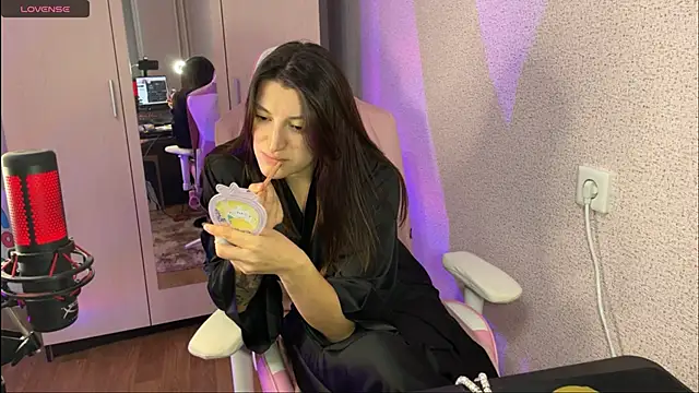 Snapshot of Katrin__kiss chatting on February 2025 07:44:01 PM Katrin kiss online show from February 2025 07:44:01 PM