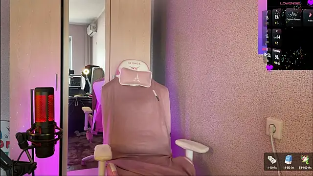 Snapshot of Katrin__kiss chatting on February 2025 06:17:02 AM Katrin kiss online show from February 2025 06:17:02 AM