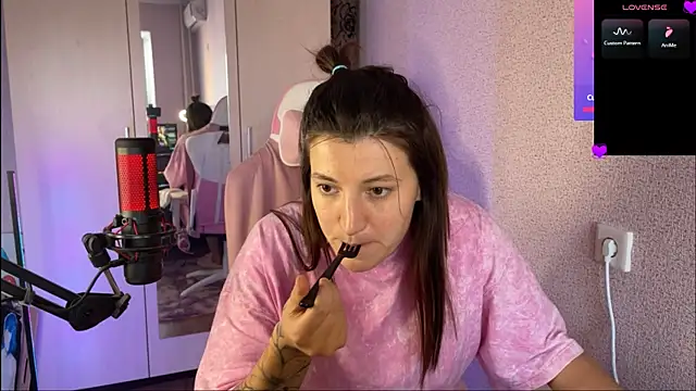 Snapshot of Katrin__kiss chatting on February 2025 02:32:01 PM Katrin kiss online show from February 2025 02:32:01 PM