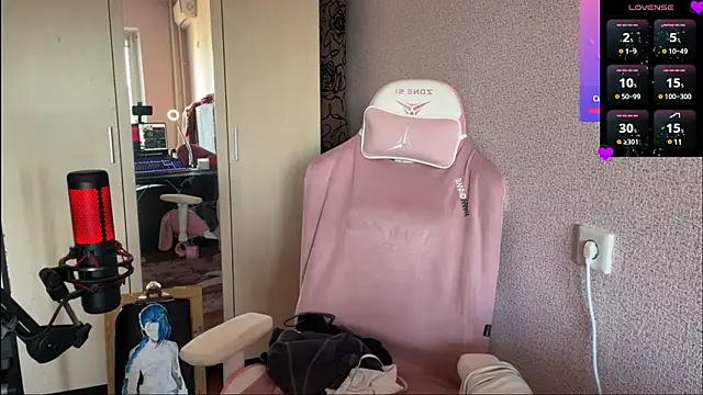 Snapshot of Katrin__kiss chatting on March 2025 02:13:01 PM Katrin kiss online show from March 2025 02:13:01 PM