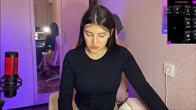 Snapshot of Katrin__kiss chatting on March 2025 06:52:01 PM Katrin kiss online show from March 2025 06:52:01 PM