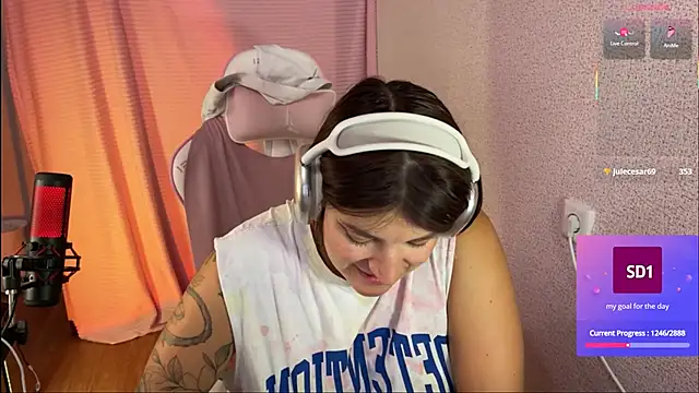 Snapshot of Katrin__kiss chatting on September 2025 08:11:02 PM Katrin kiss online show from September 2025 08:11:02 PM