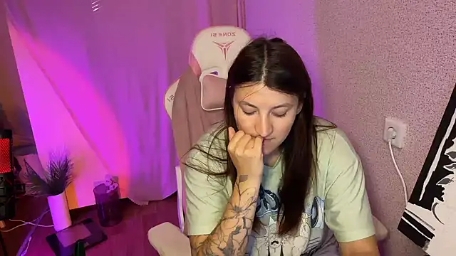 Snapshot of Katrin__kiss chatting on October 2025 02:13:02 PM Katrin kiss online show from October 2025 02:13:02 PM