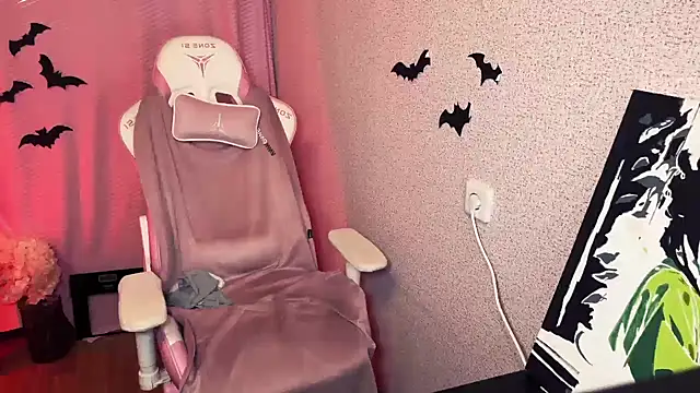 Snapshot of Katrin__kiss chatting on October 2025 04:42:01 PM Katrin kiss online show from October 2025 04:42:01 PM