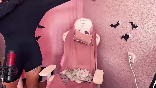 Snapshot of Katrin__kiss chatting on October 2025 08:27:02 AM Katrin kiss online show from October 2025 08:27:02 AM