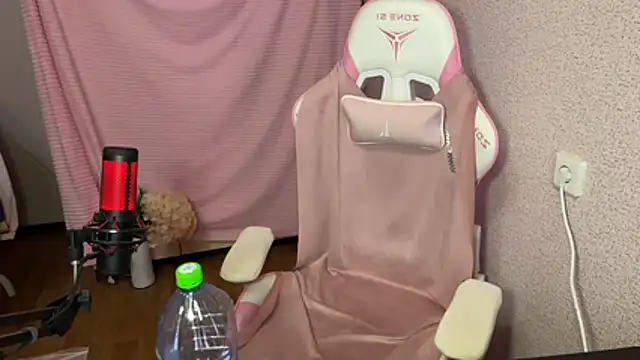 Snapshot of Katrin__kiss chatting on November 2025 06:57:01 PM Katrin kiss online show from November 2025 06:57:01 PM