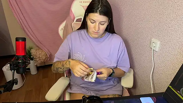 Snapshot of Katrin__kiss chatting on November 2025 04:51:01 PM Katrin kiss online show from November 2025 04:51:01 PM