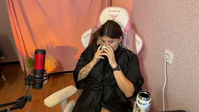 Snapshot of Katrin__kiss chatting on December 2025 05:51:02 PM Katrin kiss online show from December 2025 05:51:02 PM