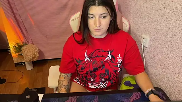 Snapshot of Katrin__kiss chatting on December 2025 06:39:01 PM Katrin kiss online show from December 2025 06:39:01 PM