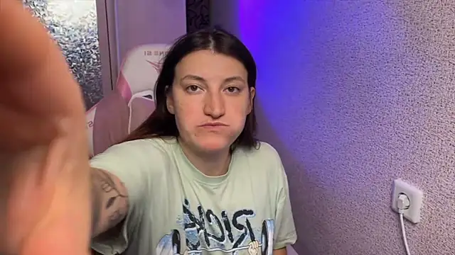 Katrin  kiss online show from April 2026 03:24:01 PM