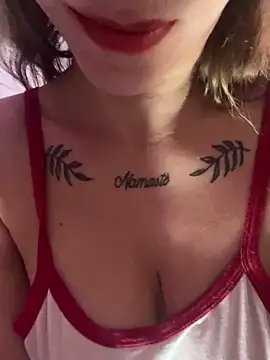 Snapshot of melisabunnny chatting on February 2025 02:40:02 AM melisabunnny online show from February 2025 02:40:02 AM