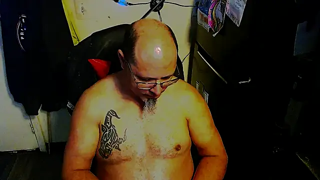 KrazyLegz online show from April 2026 03:00:01 PM