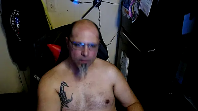 KrazyLegz online show from April 2026 10:22:01 PM