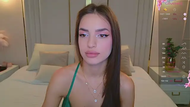 Snapshot of BellaHalles chatting on November 2025 08:13:02 AM BellaHalles online show from November 2025 08:13:02 AM