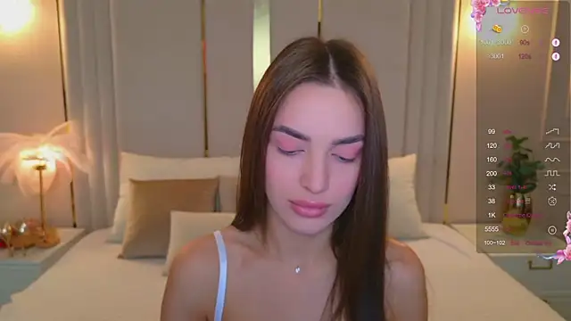 Snapshot of BellaHalles chatting on November 2025 06:13:01 AM BellaHalles online show from November 2025 06:13:01 AM