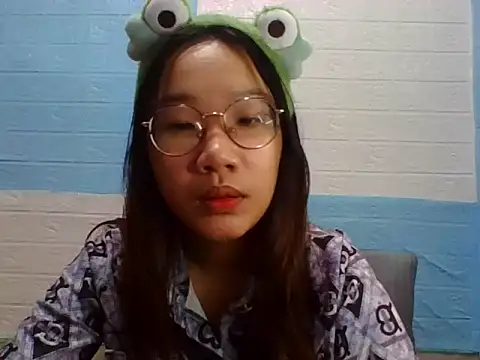 Snapshot of Nanoko chatting on November 2025 04:24:01 PM Nanoko online show from November 2025 04:24:01 PM