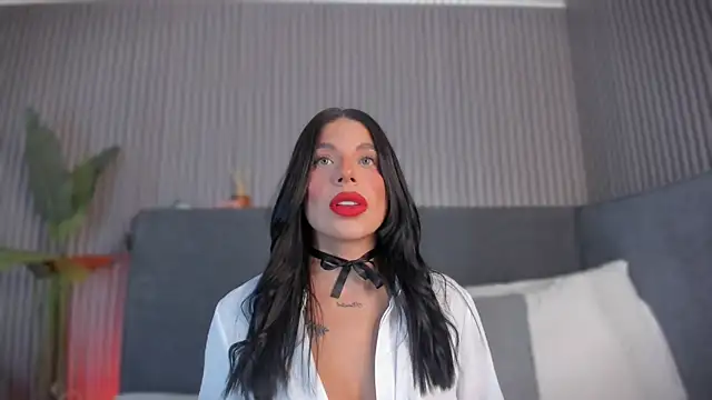 Snapshot of emelie_89 chatting on June 2026 12:26:02 PM emelie 89 online show from June 2026 12:26:02 PM