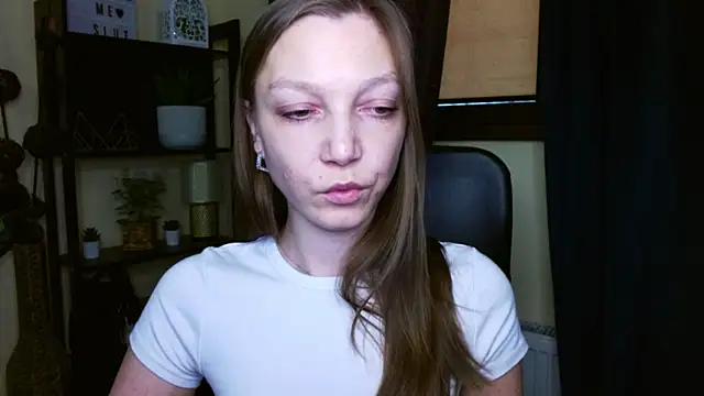 EmillyPlay online show from February 2026 12:36:01 PM