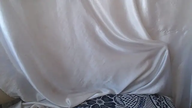 Snapshot of Burberrry_ chatting on October 2025 08:07:02 AM Burberrry online show from October 2025 08:07:02 AM