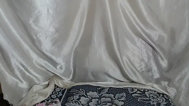 Snapshot of Burberrry_ chatting on November 2025 09:04:01 PM Burberrry online show from November 2025 09:04:01 PM