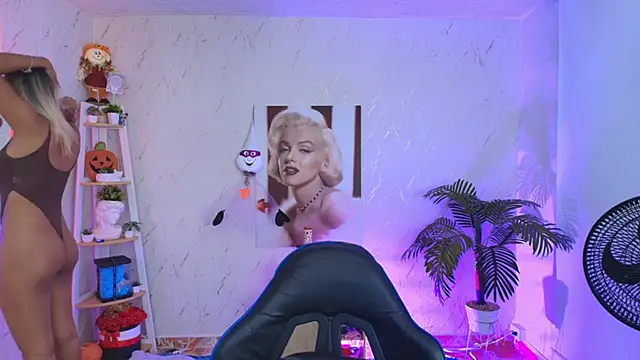 Snapshot of SALOOMEE__ chatting on November 2025 09:26:02 AM SALOOMEE online show from November 2025 09:26:02 AM