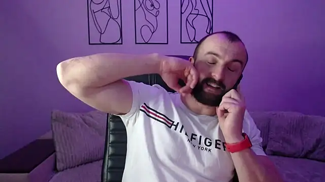 brindlefly6969 online show from December 2025 12:12:01 PM