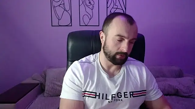 brindlefly6969 online show from December 2025 11:29:01 AM