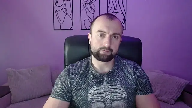 brindlefly6969 online show from February 2026 11:36:01 AM